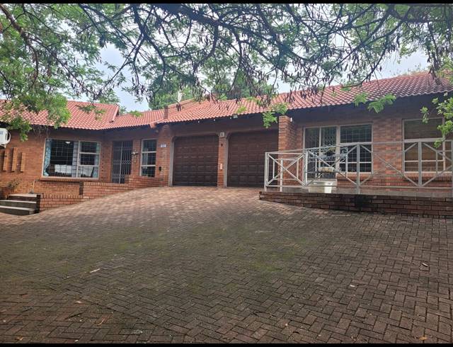 4 BEDROOM HOUSE TO LET IN SAFARI GARDENS